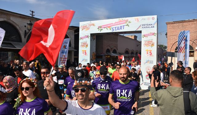 Adana'da Portakal Çiçeği Karnavalı'nın halk ve çocuk koşusu yapıldı