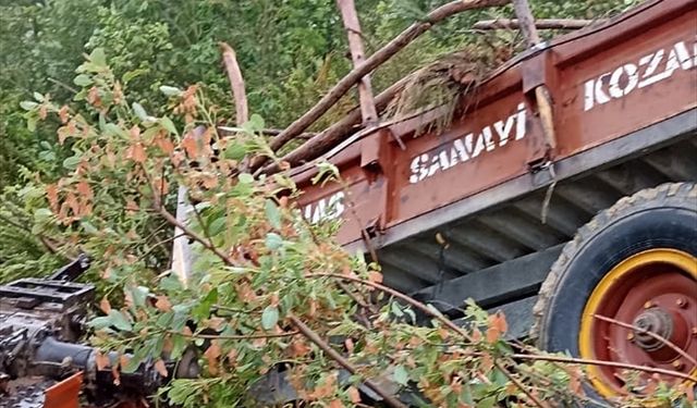 Adana'da devrilen traktörün sürücüsü hayatını kaybetti