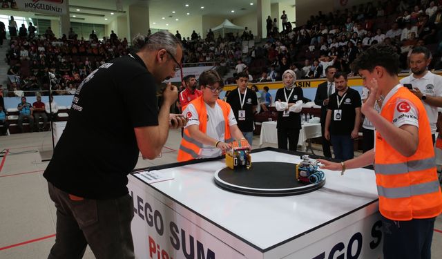 "Hataybot Robot Yarışması"nda dereceye girenler ödüllendirildi
