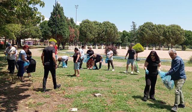 Ceyhan Musiki Sevenler Derneği üyeleri çevre temizliği yaptı