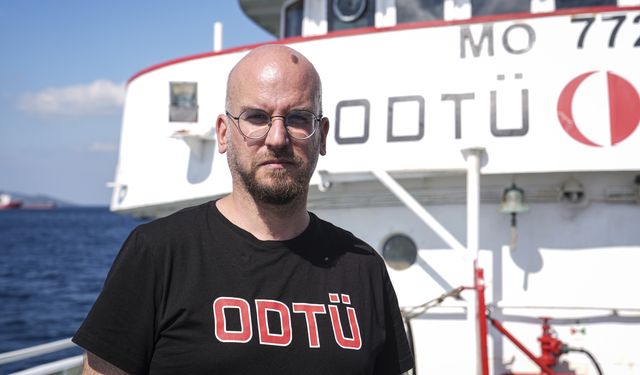 Akdeniz suyu Marmara'nın yüzeyini temizledi