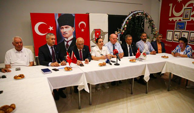 İYİ Parti Genel Başkan Yardımcısı Taş, Adana'da basın mensuplarıyla bir araya geldi