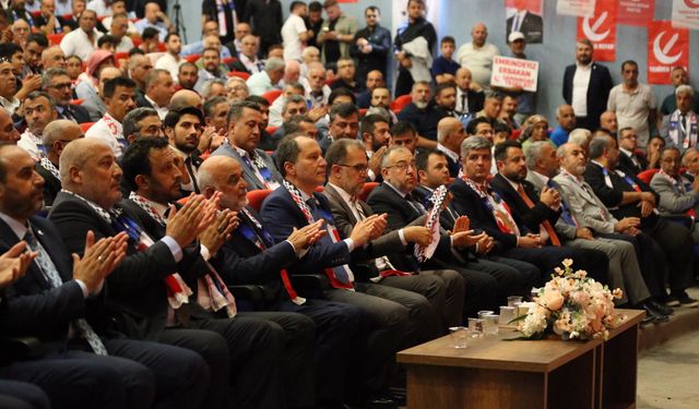 Yeniden Refah Partisi Genel Başkanı Erbakan, partisinin Hatay il kongresinde konuştu: