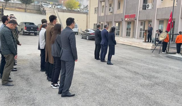 Adana, Mersin ve Osmaniye ilçelerinde de Öğretmenler Günü kutlandı