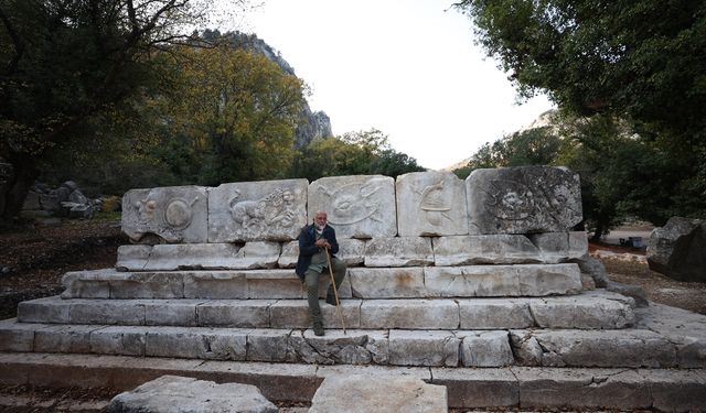 İlk defa kazı çalışması yapılan Termessos'taki iki anıt mezar ayağa kaldırılıyor