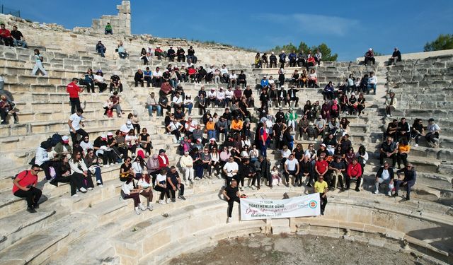 Kumluca'da 24 Kasım Öğretmenler Günü dolayısıyla doğa yürüyüşü yapıldı