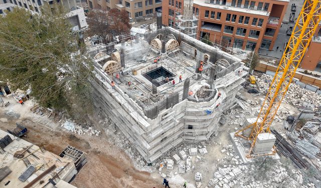 Malatya'da depremlerle yıkılan cami güçlendirilmiş yapısıyla yeniden yükseliyor