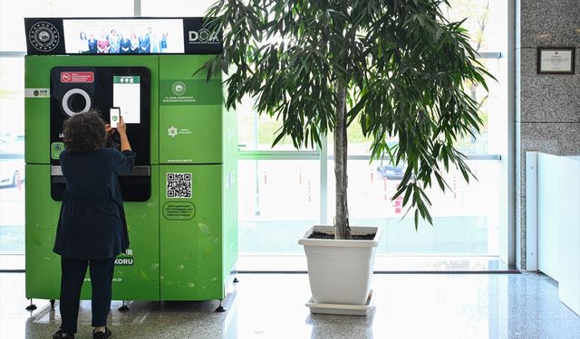 TBMM'nin yeni Sıfır Atık adımı 'depozito iade makineleri' hizmete alındı