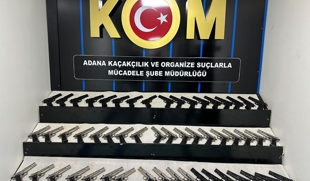 Adana'da ruhsatsız 53 tabanca ele geçirildi, 2 zanlı tutuklandı