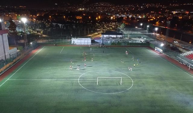 Depremin izlerini futbolla silen kızlar Gelişim Ligi'ne hazırlanıyor