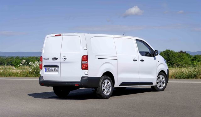 Opel'in Zafira ve Vivaro modelleri satışa sunuldu