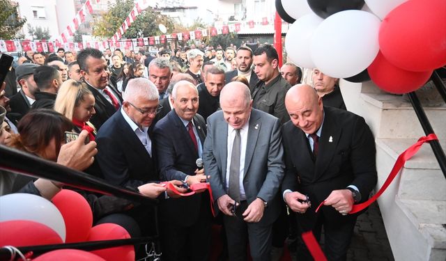 Zafer Partisi Genel Başkanı Özdağ, Antalya'da temaslarda bulundu