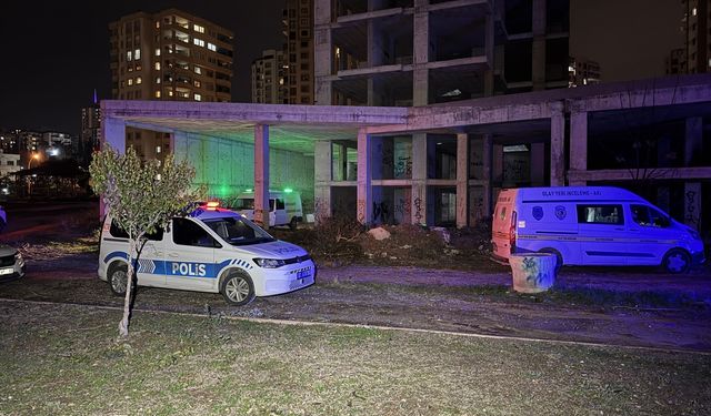 Adana'da metruk inşaatın ikinci katından düşen kişi hayatını kaybetti
