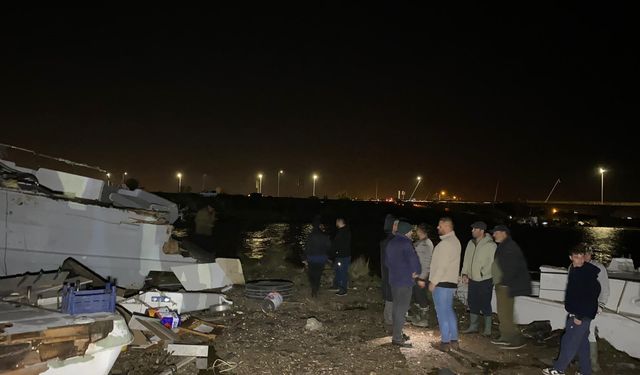 Antalya'nın Aksu ilçesinde çıkan hortumda bir kişi yaralandı