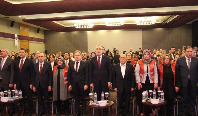 Bakan Işıkhan, Kayıt Dışı İstihdamla Mücadele Ev İşçileri Çalıştayı'nda konuştu: