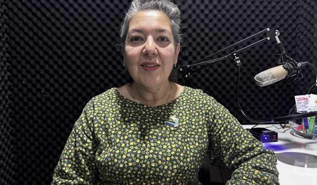 Gönüllüler, görme engelliler için kitapları 'konuşturuyor'