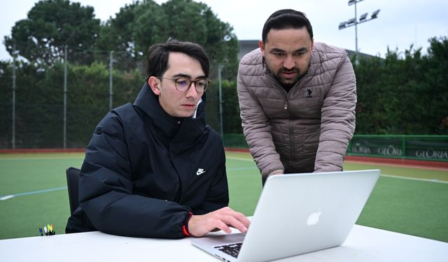 Milli okçu Mete Gazoz ve teknik direktör Ergin, AA'nın 'Yılın Kareleri' oylamasına katıldı