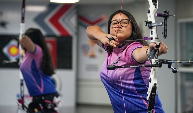 Okçulukta dünya şampiyonu olan 14 yaşındaki sporcunun hedefi milli forma