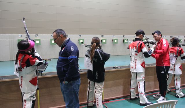 Türkiye Havalı Silahlar 16-18 yaş altı milli takımı Mersin'de kampa girdi