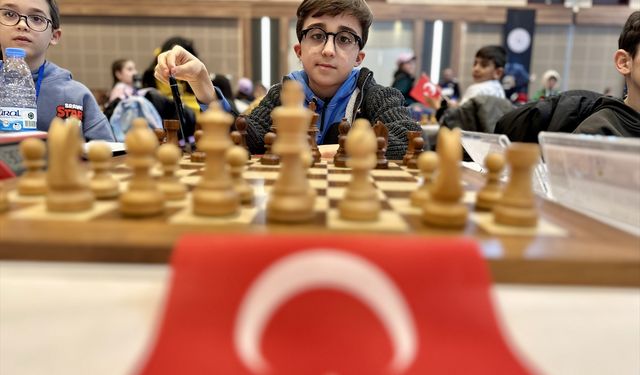 Türkiye Küçükler ve Yıldızlar Satranç Şampiyonası Antalya'da başladı