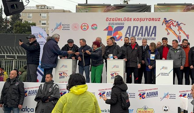Uluslararası Adana Kurtuluş Yarı Maratonu koşuldu