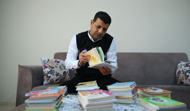 6 ŞUBAT DEPREMLERİNİN ÜÇÜNCÜ YILI - Depremzede çocukları kitapla buluşturarak eşi ve iki evladının acısını unutmaya çalışıyor
