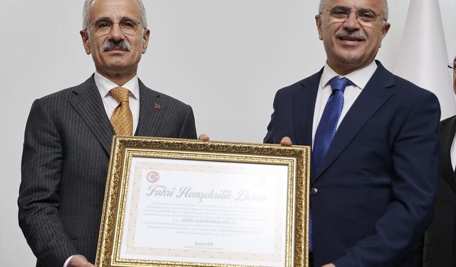 Bakan Uraloğlu'na Malatya'da hemşehrilik beratı verildi: