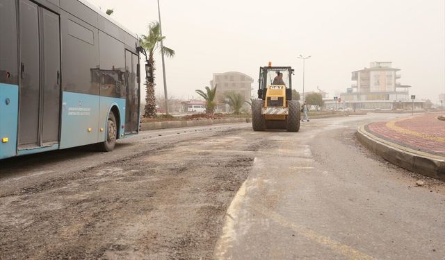 Kepez'de sağanak sonrası bozulan yollar onarıldı