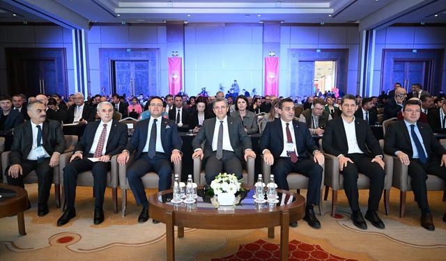 Su ürünleri Yetiştiriciliği Çalıştayı ve Fuarı Antalya'da başladı
