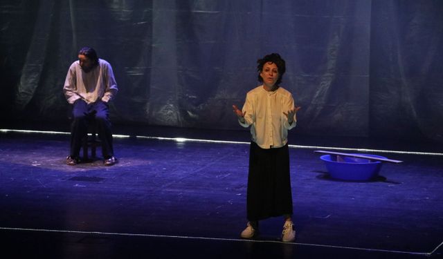 Adana'da 'Yakish ve Poupche' adlı tiyatro oyunu sahnelendi