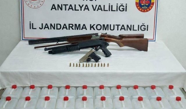 Antalya'da 160 litre kaçak alkol ele geçirildi