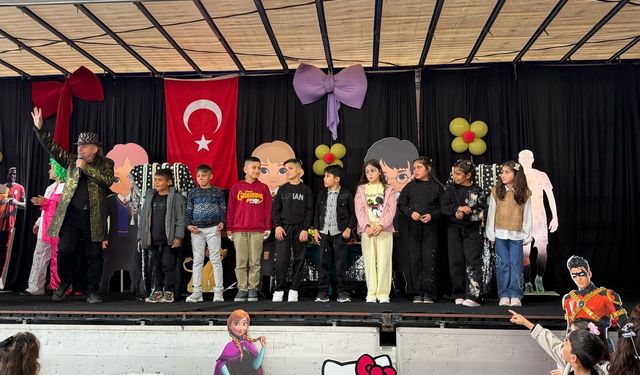 Antalya'da çocuklar için bayram şenliği düzenlendi