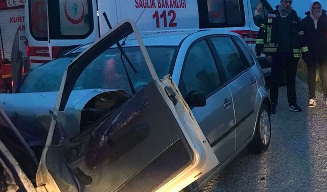Osmaniye'de iki otomobilin çarpıştığı kazada 1 kişi öldü, 6 kişi yaralandı