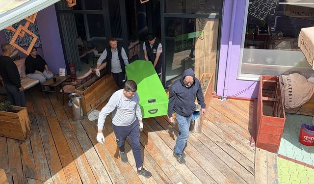 Alanya'da bir kişi kaldığı pansiyonda ölü bulundu