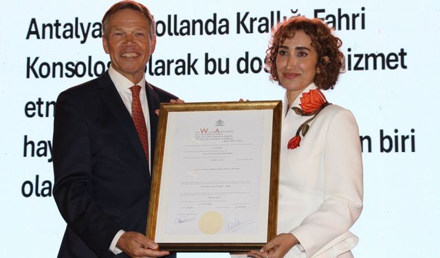 Antalya'da Hollanda'nın 'Kral Günü' etkinlikleri kapsamında tören düzenlendi