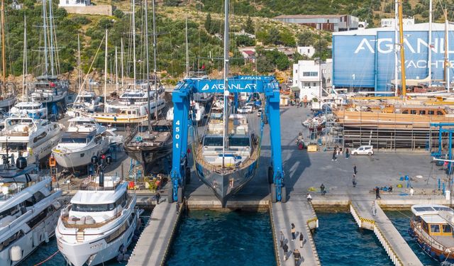 BOA Yachts süperyatı BOA KINGDOM'u sularla buluşturdu