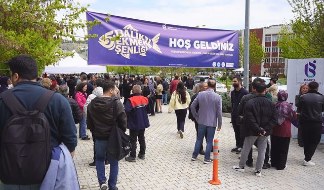 ISUBÜ'de '5. Balık Ekmek Şenliği' düzenlendi