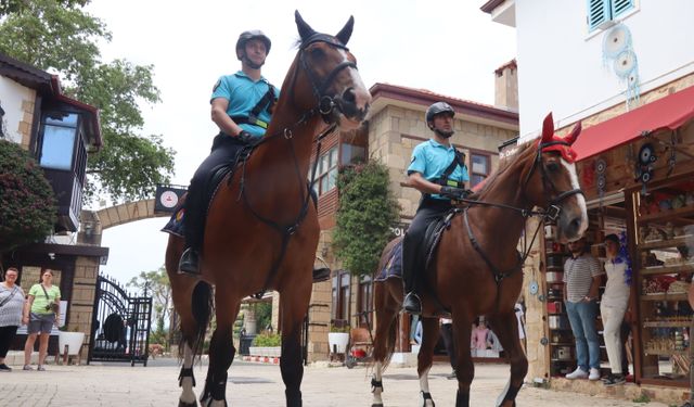 Side Antik Kenti'nde 'atlı jandarma' mesaisi başladı