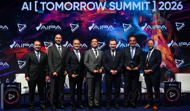'AI Tomorrow Summit' etkinliğinde yapay zekanın e-ticaret uygulamalarına etkisi ele alındı