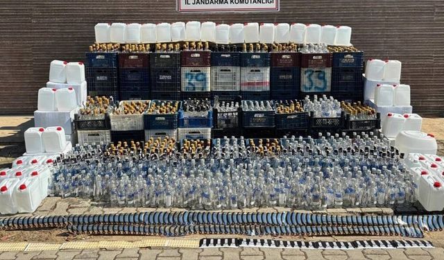 Alanya'da 1750 litre kaçak ve etil alkol ele geçirildi