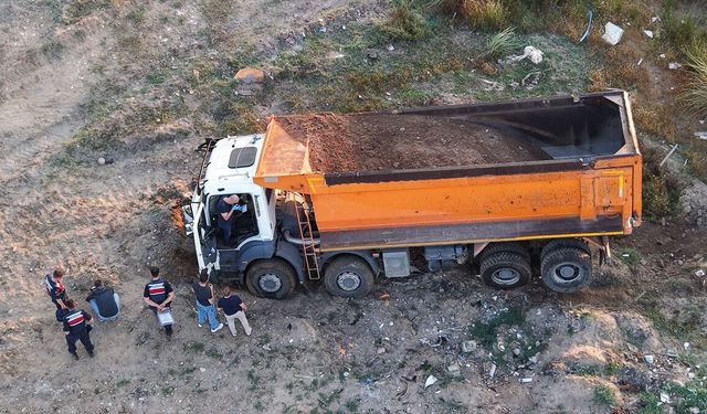 Antalya'da jandarmaya ateş açan 2 hırsızlık şüphelisi yakalandı