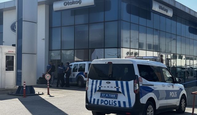 Antalya'da Otokoç yetkili servisine silahla ateş açıldı