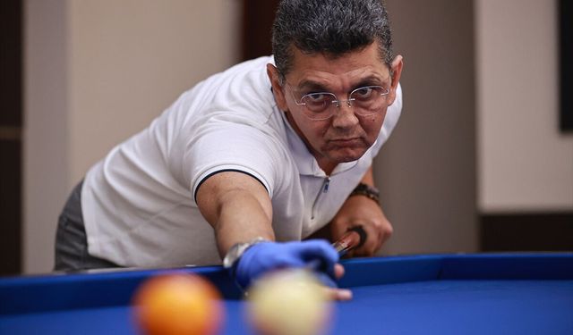 Bilardo tutkunu matematik öğretmeni Dünya Kupası'ndan başarıyla dönmek istiyor