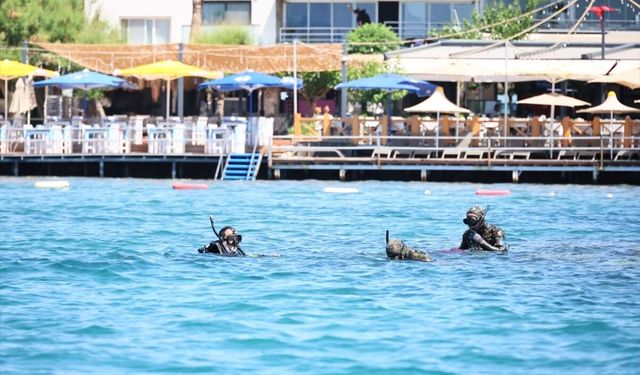 Bodrum'da dalgıçlar denizden 250 kilogram atık çıkardı
