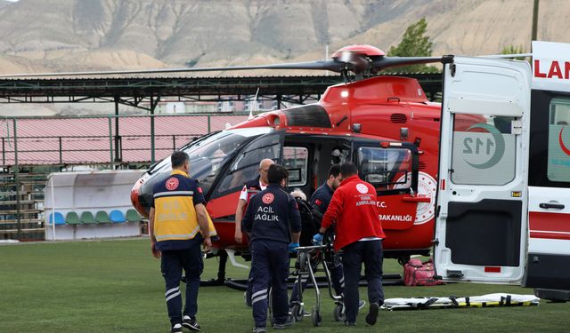 Malatya'da kalp krizi geçiren hasta ambulans helikopterle hastaneye ulaştırıldı