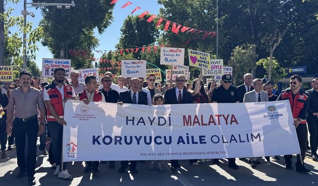 Malatya'da Koruyucu Aile Günü dolayısıyla kortej yürüyüşü yapıldı