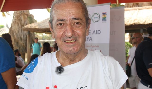 Antalya'da uydu izleme cihazı takılan caretta carettalar denize bırakıldı