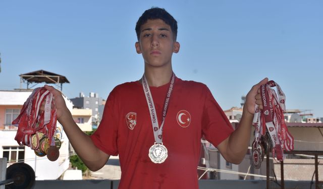 Evinin damında başladığı güreşte milli formayı terletecek