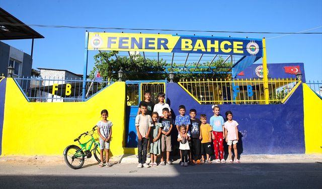 Fenerbahçeli depremzedenin sarı-lacivert sevgisi
