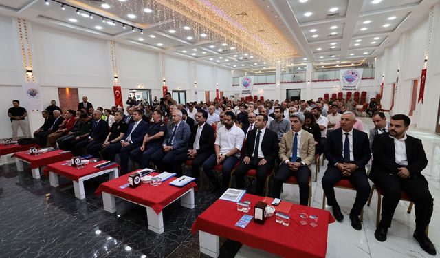 Malatya Valisi Seddar Yavuz, Darende'deki iş merkezi ve deprem konutları inşaatlarını inceledi